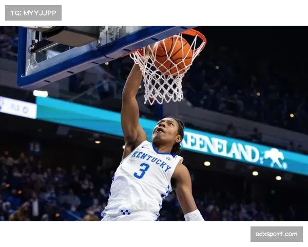 优秀后卫马克西以场均32.3分位列得分榜第三位